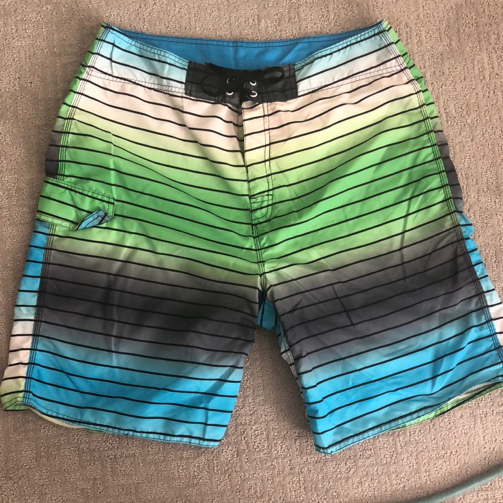 Men’s board shorts